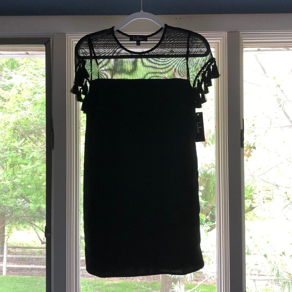 Lulu’s “iced latte black shift dress”